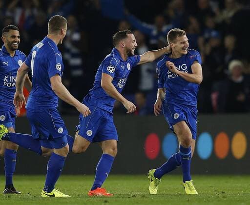 Fußball, CL, Leicester City - FC Sevilla Marc Albrighton of Leicester City (r) celebrates scoring the second goal during the UEFA Champions League Round of 16 - 2nd Leg match at the King Power Stadium, Leicester. Picture date: March 14th 2017. Pic credit should read: Simon Bellis Sportimage EDITORIAL USE ONLY. No use with unauthorised audio, video, data, fixture lists, club league logos or live services. Online in-match use limited to 120 images, no video emulation. No use in betting, games or single club league player publications.