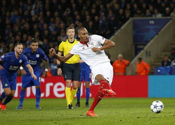 Themen der Woche - SPORT Bilder des Tages - SPORT Fußball, CL, Leicester City - FC Sevilla Steven N Zonzi of Sevilla takes a penalty which is saved during the UEFA Champions League Round of 16 - 2nd Leg match at the King Power Stadium, Leicester. Picture date: March 14th 2017. Pic credit should read: Simon Bellis Sportimage EDITORIAL USE ONLY. No use with unauthorised audio, video, data, fixture lists, club league logos or live services. Online in-match use limited to 120 images, no video emulation. No use in betting, games or single club league player publications.