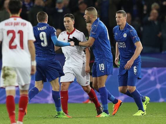Fußball, CL, Leicester City - FC Sevilla Football - 2016 2017 UEFA Champions League - Round of Sixteen, Second Leg: Leicester City 1 vs. Sevilla 2 Samir Nasri of Sevilla is sent off during the match at the King Power Stadium. 