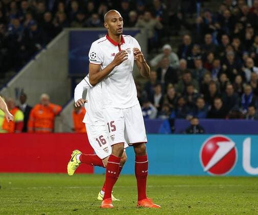 Fußball, CL, Leicester City - FC Sevilla Steven N Zonzi of Sevilla reacts after seeing his penalty saved during the UEFA Champions League Round of 16 - 2nd Leg match at the King Power Stadium, Leicester. Picture date: March 14th 2017. Pic credit should read: Simon Bellis Sportimage EDITORIAL USE ONLY. No use with unauthorised audio, video, data, fixture lists, club league logos or live services. Online in-match use limited to 120 images, no video emulation. No use in betting, games or single club league player publications.