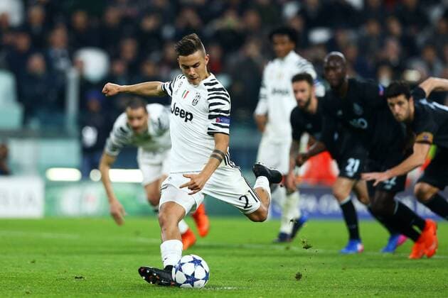 Fußball, CL, Juventus Turin - FC Porto March 14, 2017 - Turin, Italy - Paulo Dybala of Juventus scoring the penalty of 1-0 during the UEFA Champions League Round of 16 second leg match between Juventus and FC Porto at Juventus Stadium on March 14, 2017 in Turin, Italy. Juventus v FC Porto - UEFA Champions League Round of 16: Second Leg  - ZUMAn230 20170314_zaa_n230_197 Copyright: xMatteoxCiambellix