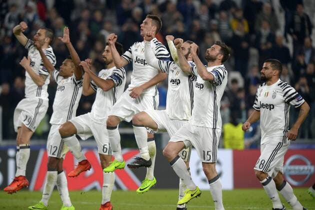 Fußball, CL, Juventus Turin - FC Porto Bilder des Tages - SPORT Esultanza Juventus Juventus Players celebrate at the end of the match Torino 14-03-2016 Juventus Stadium Football Calcio Champions League 2016 2017 Juventus - Porto Round of 16. Foto Filippo Alfero Insidefoto filippoxalfero