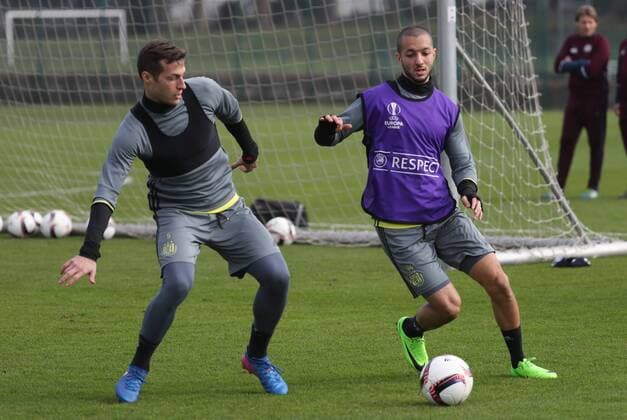 Anderlecht s Uros Spajic and Anderlecht s Sofiane Hanni fight for the ball during a training session of Belgian soccer team RSC Anderlecht in Anderlecht, Wednesday 15 March 2017. Tomorrow Anderlecht is playing a return 1 8 final game of the Europa League competition against Cyprus team Apoel Nicosie. First leg in Nicosie ended on a 0-1 result. VIRGINIExLEFOUR  x05064892x