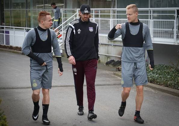 Anderlecht s Adrien Trebel, Anderlecht s assistant coach Nicolas Frutos and Anderlecht s Olivier Deschacht arrive for a training session of Belgian soccer team RSC Anderlecht in Anderlecht, Wednesday 15 March 2017. Tomorrow Anderlecht is playing a return 1 8 final game of the Europa League competition against Cyprus team Apoel Nicosie. First leg in Nicosie ended on a 0-1 result. VIRGINIExLEFOUR  x05064921x