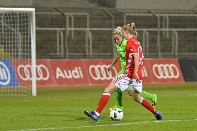 Anna Blässe (VfL Wolfsburg), Vivianne Miedema (FC Bayern Muenchen) München, , 15.03.2017, Fussball, DFB-Pokal der Frauen, FC Bayern München - VfL Wolfsburg, xKLx