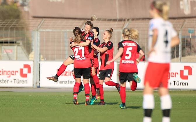 15.03.2016 xcex Deutschland, Freiburg, Frankfurt, Fussball, Frauenfussball DFB Pokal Saison 2016 2017, Viertelfinale SC Freiburg gegen 1. FFC Frankfurt Torjubel SC Freiburg zum Siegtor, Jubel, Freude, Emotionen