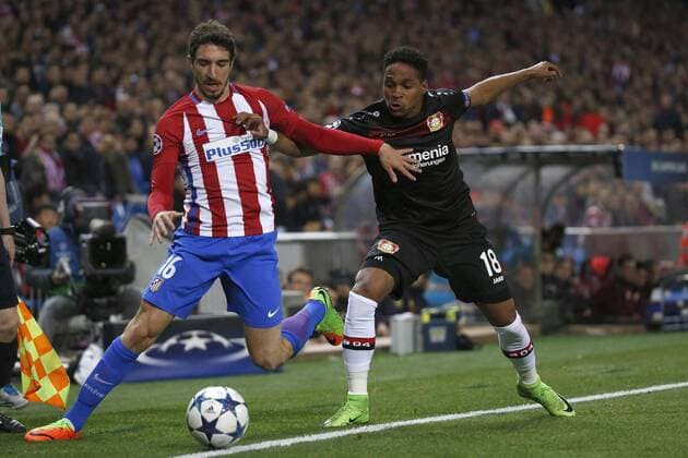 Atletico de Madrid s defender Vrsaljko (L) vies for the ball with Leverkusen s defender Wendell during the UEFA Champions League round of 16 second leg match between Atletico de Madrid and Leverkusen that both teams played at Vicente Calderon stadium in Madrid, Spain, 15 March 2017. ATLATICO DE MADRID VS. LEVERKUSEN !ACHTUNG: NUR REDAKTIONELLE NUTZUNG!  Copyright: xKikoxHuescax MAD003 20170315-636252104378013678
