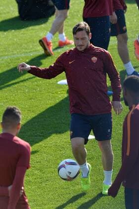 March 15, 2017 - Rome, Italy - Francesco Totti warms up during a training session, on the eve of the team s Europe League football match against Lione , at the Trigoria training ground in the outskirts of Rome, on march 15, 2017 AS Roma press and training session  - ZUMAn230 20170315_zaa_n230_144 Copyright: xSilviaxLorex