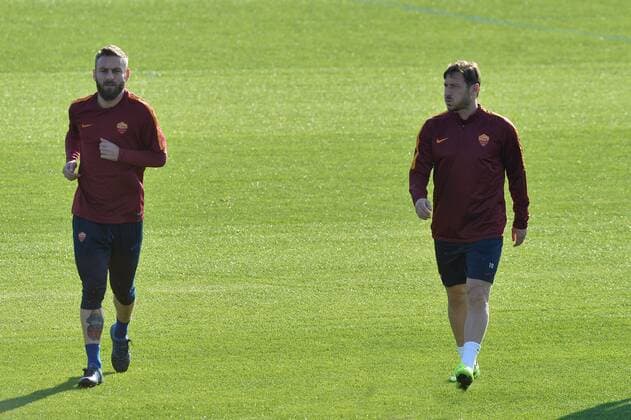 March 15, 2017 - Rome, Italy - AS Roma s players Francesco Totti (R) and Daniele De Rossi warm up during a training session, on the eve of the team s Europe League football match against Lione , at the Trigoria training ground in the outskirts of Rome, on march 15, 2017 AS Roma press and training session  - ZUMAn230 20170315_zaa_n230_151 Copyright: xSilviaxLorex