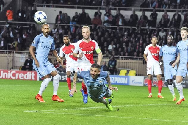 Aleksandar Kolarov (Manchester City) - Valere Germain (AS Monaco) - Fussball, Champions League, AS Monaco vs. Manchester City - 15 03 2017 NorbertScanella Panoramic 