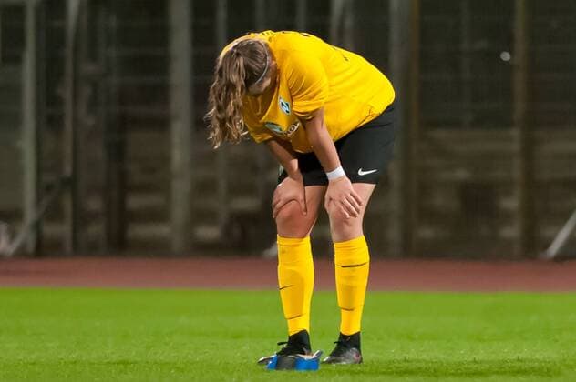 Torhüterin Lena Pauels (SV Werder Bremen, 22) enttäuscht schauend, Enttäuschung, Freisteller, Einzelbild, Aktion, Fussball, DFB-Pokal der Frauen, SV Werder Bremen - SC Sand, xobx