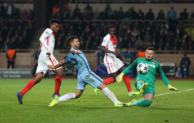 Fußball, CL, AS Monaco - Manchester City Sergio Aguero of Manchester City watches his shot saved by Danijel Subasic of AS Monaco during the UEFA Champions League Round of 16 2nd Leg match at the Stage Louis ll Stadium, Monaco. Picture date: March 15th, 2017. Pic credit should read: David Klein Sportimage EDITORIAL USE ONLY. No use with unauthorised audio, video, data, fixture lists, club league logos or live services. Online in-match use limited to 120 images, no video emulation. No use in betting, games or single club league player publications.