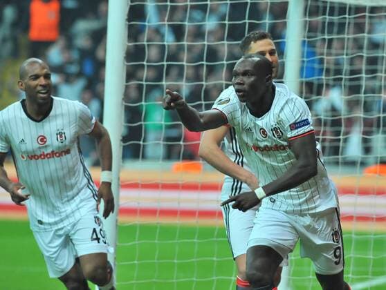Besiktas Vincent Aboubakar celebrates his goal during a Europa League round of 16 second leg soccer match at Vodafone Arena stadium in Istanbul, Thursday, March 16, 2017.(Aziz Uzun - Depo Photos)  15650105