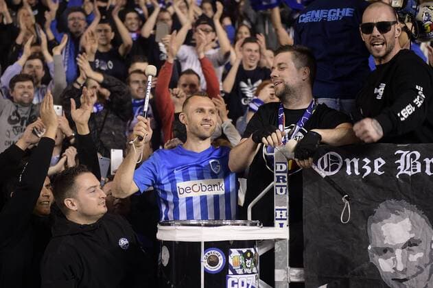 Bilder des Tages - SPORT Genk s Thomas Buffel celebrates after winning the return game of 1 8 finals of the Europa League competition between Belgian soccer team KRC Genk and Belgian club KAA Gent, Thursday 16 March 2017, in Genk. First leg in Gent ended on a 2-5 result. YORICKxJANSENS  x05065937x