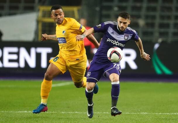 Apoel s Lorenzo Ebecilio and Anderlecht s Nicolae-Claudiu Stanciu fight for the ball during a return 1 8 final game of the Europa League competition between Belgian soccer team RSC Anderlecht and Cyprus team Apoel Nicosie in Anderlecht, Thursday 16 March 2017. First leg in Nicosie ended on a 0-1 result. VIRGINIExLEFOUR  x05065962x