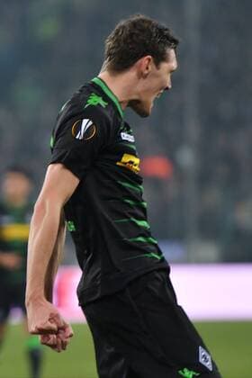 GER, Borussia Mönchengladbach (GER) vs. FC Schalke 04 (GER) 16.03.2017, Borussia Park , Moenchengladbach , Europa Leaque, Achtelfinale, Rueckspiel GER, Borussia Mönchengladbach (GER) vs. FC Schalke 04 (GER) im Bild: Tor für Gladbach durch Andreas Christensen (Gladbach 3),Torjubel Jubel Jubellauf, Hochformat, Foto © nordphoto Meuter nordphotox xMeuter