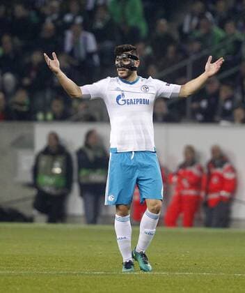Mönchengladbach, Borussiapark, 16.03.17: Sead Kolasinac (FC Schalke 04) ratlos im Achtelfinale der Europa League zwischen Borussia Mönchengladbach vs. FC Schalke 04 in der Saison 2016 2017.