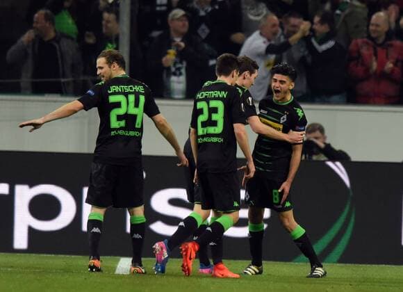 Europaleague Viertelfinale: Borussia Mönchengladbach - FC Schalke 04 16.03.2017. Jubel Mönchengladbach nach dem 2:0. V.l: Jantschke, Hofmann, Christensen (halb verd.) und der Torschütze Dahoud. HM