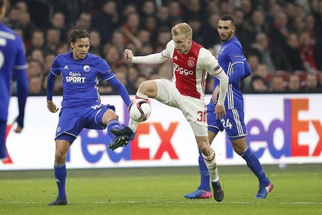 (L-R) Uros Matic of FC Copenhagen, Donny van de Beek of Ajax, Youssef Toutouh of FC Copenhagenduring the UEFA Europa League round of 32 match between Ajax Amsterdam and FC Copenhagen at the Amsterdam Arena on March 16, 2017 in Amsterdam, The Netherlands Ajax v FC Kopenhagen UEFA Europa League 2016 2017 xVIxxIVx 7354346
