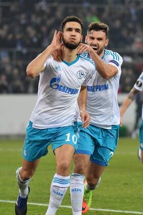 GER, Borussia Mönchengladbach (GER) vs. FC Schalke 04 (GER) 16.03.2017, Borussia Park , Moenchengladbach , Europa Leaque, Achtelfinale, Rueckspiel GER, Borussia Mönchengladbach (GER) vs. FC Schalke 04 (GER) im Bild: Torjubel Jubel Jubellauf, Nabil Bentaleb (FC Schalke 04 10), 11 Meter Tor zum 2:2 mit ihm freut sich Thilo Kehrer (FC Schalke 20), Foto © nordphoto Meuter nordphotox xMeuter