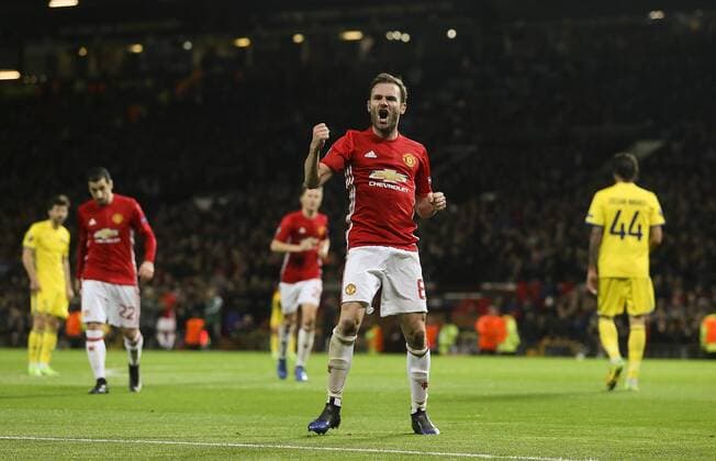 Bilder des Tages - SPORT Juan Mata of Manchester United ManU celebrates after scoring his sides first goal during the UEFA Europa League Round of 16 2nd leg match at Old Trafford Stadium, Manchester. Picture date: March 16th, 2017. Pic credit should read: Matt McNulty Sportimage EDITORIAL USE ONLY. No use with unauthorised audio, video, data, fixture lists, club league logos or live services. Online in-match use limited to 120 images, no video emulation. No use in betting, games or single club league player publications.