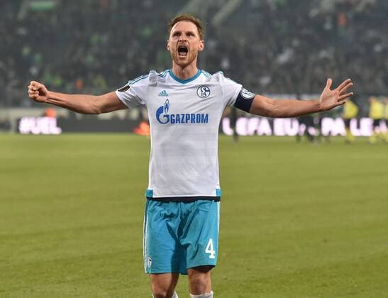 16.03.2017, Fussball, UEFA Europa League, Saison 2016 2017, Achtelfinale, Borussia Moenchengladbach - FC Schalke 04, Benedikt HOEWEDES (FC Schalke 04) jubelt