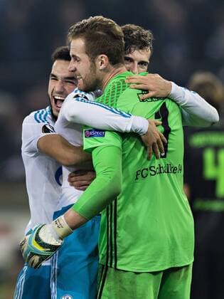 Mönchengladbach, 16.03.2017 Schlussjubel: Nabil Bentaleb (S04), Torwart Ralf Fährmann (S04), Leon Goretzka (S04) Borussia Mönchengladbach - FC Schalke 04