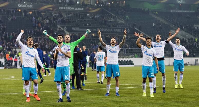 Mönchengladbach, 16.03.2017 Schlussjubel: Benjamin Stambouli (S04), Nabil Bentaleb (S04), Torwart Ralf Fährmann (S04), Guido Burgstaller (S04), Thilo Kehrer (S04), Benedikt Höwedes (S04), Matija Nastasic (S04) Borussia Mönchengladbach - FC Schalke 04