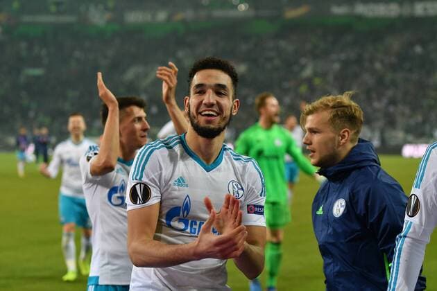 GER, Borussia Mönchengladbach (GER) vs. FC Schalke 04 (GER) 16.03.2017, Borussia Park , Moenchengladbach , Europa Leaque, Achtelfinale, Rueckspiel GER, Borussia Mönchengladbach (GER) vs. FC Schalke 04 (GER) im Bild: nach dem Spiel laufen die Schalker Spieler direkt in die Schalke Fanecke Sieg Jubel glücklich zufrieden,nach dem Spiel Dank an die FansGestik, Mimik, Foto © nordphoto Meuter nordphotox xMeuter
