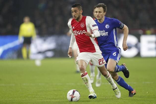 (L-R) Hakim Ziyech of Ajax, William Kvist of FC Copenhagenduring the UEFA Europa League round of 32 match between Ajax Amsterdam and FC Copenhagen at the Amsterdam Arena on March 16, 2017 in Amsterdam, The Netherlands Ajax v FC Kopenhagen UEFA Europa League 2016 2017 xVIxxIVx 7355071