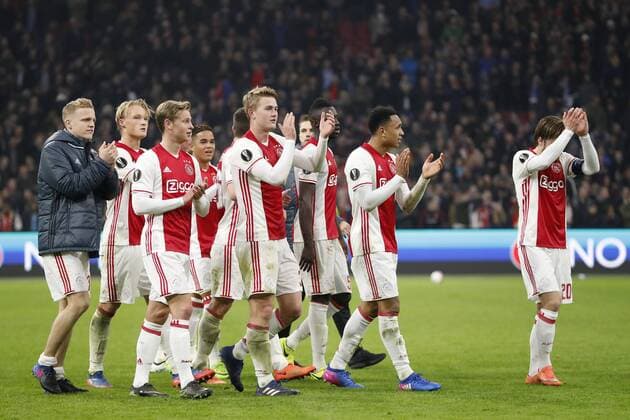 (L-R) Donny van de Beek of Ajax, Kasper Dolberg of Ajax, Frenkie de Jong of Ajax, Justin Kluivert of Ajax, Nick Viergever of Ajax, Matthijs de Ligt of Ajax, Davinson Sanchez of Ajax, Kenny Tete of Ajax, Lasse Schone of Ajaxduring the UEFA Europa League round of 32 match between Ajax Amsterdam and FC Copenhagen at the Amsterdam Arena on March 16, 2017 in Amsterdam, The Netherlands Ajax v FC Kopenhagen UEFA Europa League 2016 2017 xVIxxIVx 7355182