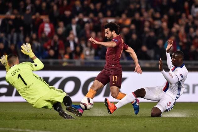 March 16, 2017 - Rome, Italy - Anthony Lopes of Olympique Lyonnais saves on Mohamed Salah of AS Roma during the UEFA Europa League match between Roma and Olympique Lyonnais at Stadio Olimpico, Rome, Italy on 16 March 2017 Roma v Olympique Lyonnais UEFA Europa League  - ZUMAn230 20170316_zaa_n230_145 Copyright: xGiuseppexMaffiax
