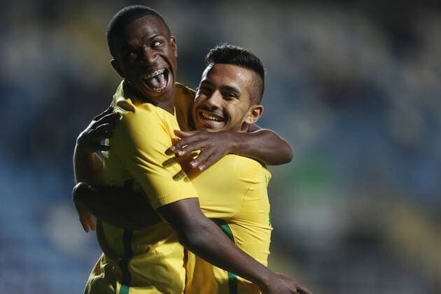 Brazil s players Vinicius Junior (L) and Alan de Souza (R) celebrate after scoring a goal during their Under 17 South American Soccer Match at El Teniente stadium in Rancagua, Chile, 16 March 2017. COLOMBIA VS BRAZIL !ACHTUNG: NUR REDAKTIONELLE NUTZUNG!  Copyright: xELVISxGONZALEZx CHI002 20170317-636253211472556963