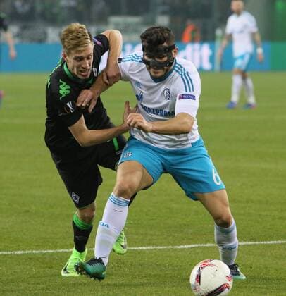 Europa-League : VfL Borussia Mönchengladbach--FC Schalke 04 ;Achtelfinale Rückspiel Patrick Herrmann (BMG), Sead Kolasinac (S04). Europa-League : VfL Borussia Mönchengladbach--FC Schalke 04 ; Achtelfinale Rückspiel