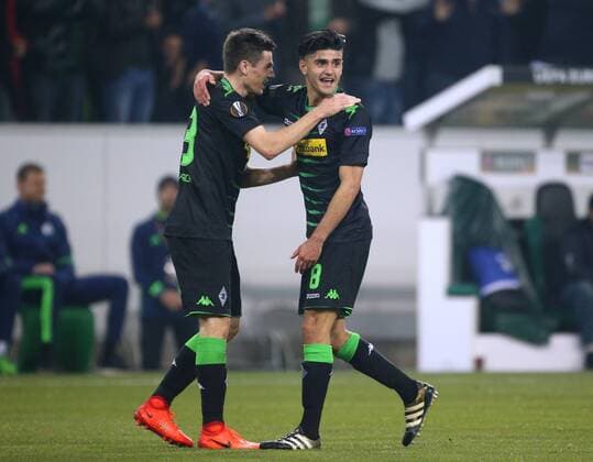 16.03.2017, Fussball, UEFA Europa League, Saison 2016 2017, Achtelfinale, Borussia Moenchengladbach - FC Schalke 04 2:2, Jubel Mahmoud Dahoud (Borussia Moenchengladbach), re., und Jonas Hofmann (Borussia Moenchengladbach)