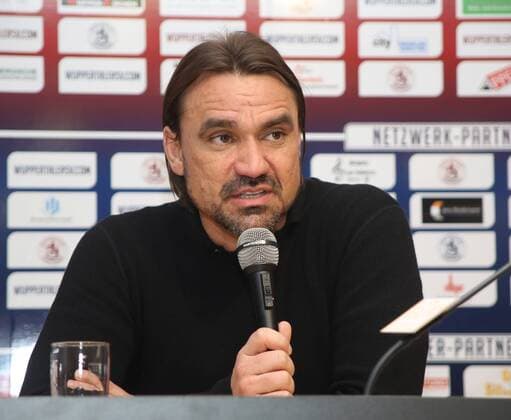 Regionalliga West, Saison 2016 2017, 25. Spieltag, 17.03.2017, Wuppertaler SV - Borussia Dortmund II -- Daniel Farke ( Trainer Dortmund ) bei der Pressekonferenz