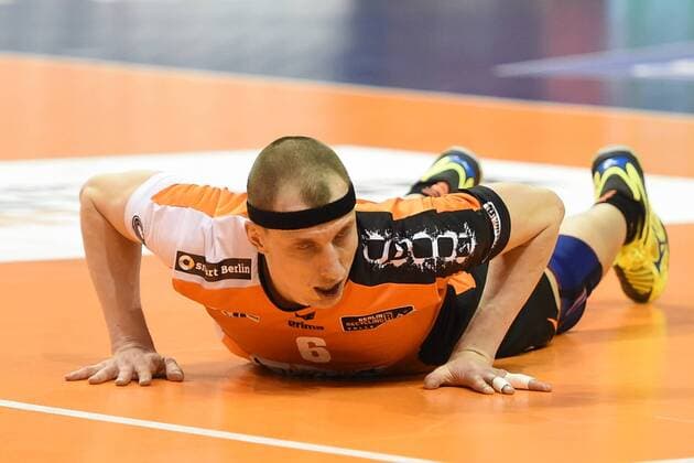 Volleyball, Herren, Saison 2016 17, 1. Bundesliga, Playoff, Viertelfinale, 1. Spiel, BR Volleys - TV Ingersoll Bühl, Felix Fischer (Nr. 6, Berlin Recycling Volleys), 18.03.17,