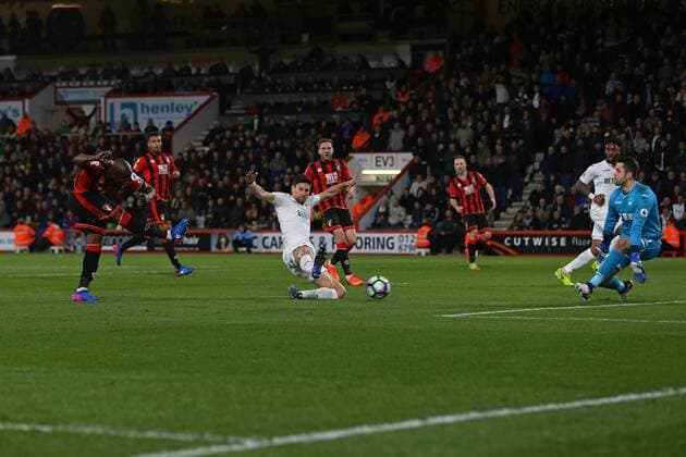 Football - 2016 2017 Premier League - AFC Bournemouth vs. Swansea City Bournemouth s Benik Afobe fires in goal number two at the Vitality Stadium (Dean Court) Bournemouth COLORSPORT SHAUN BOGGUST 
