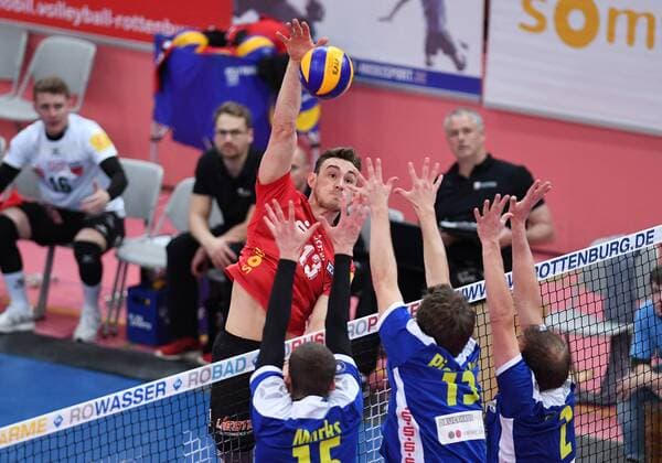 Volleyball 1. Bundesliga Saison 2016 2017 Playdown 18.03.2017 TV Rottenburg - Solingen Volleys Moritz Karlitzek (li, TV Rottenburg) 