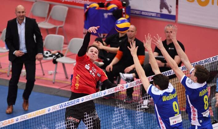 Volleyball 1. Bundesliga Saison 2016 2017 Playdown 18.03.2017 TV Rottenburg - Solingen Volleys Phillip Trenkler (Mitte, TV Rottenburg) 