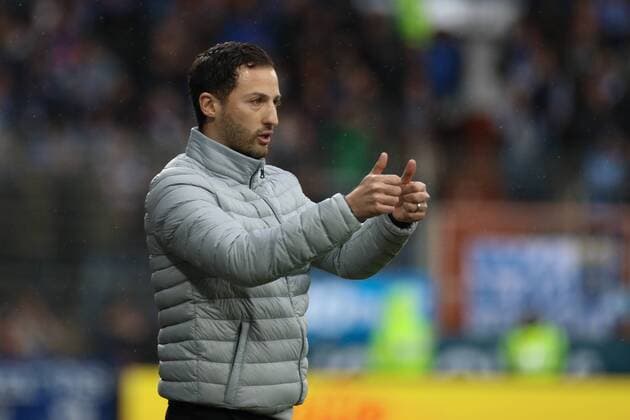 Bilder des Tages - SPORT Domenico Tedesco ( , Trainer FC Erzgebirge Aue) hebt die Daumen, Fussball - 2.Bundesliga - VfL Bochum vs. FC Erzgebirge Aue, Bochum,19.03.2017, Bochum Copyright: xBohla xEibner-Pressefotox EP_bohla