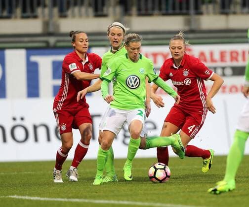Nilla Fischer (VfL Wolfsburg), Lara Dickenmann (VfL Wolfsburg), Fridolina Rolfoe (FC Bayern Muenchen)