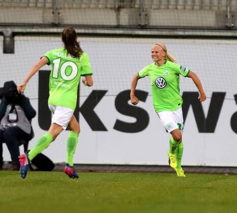 Torjubel Pernille Harder (VfL Wolfsburg, 22)