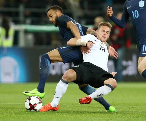 Ryan Bertrand, Joshua Kimmich Aktion Spielszene Zweikampf Fußball Fussball Länderspiel Freundschaftsspiel Saison 2016 2017 22.03.2017 DFB Nationalmannschaft GER BRDeutschland vs. England ENG