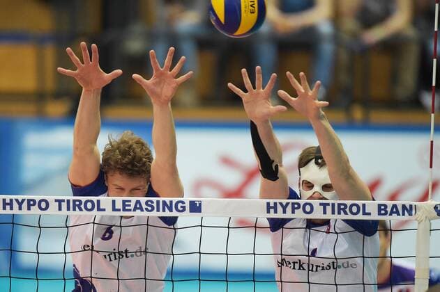 VOLLEYBALL - VBL, Herrsching vs Rhein-Main INNSBRUCK,AUSTRIA,22.MAR.17 - VOLLEYBALL - VBL, Deutsche Volleyball Bundesliga, play off quarterfinal, TSV Herrsching vs United Volleys Rhein-Main. Image shows Lukas Bauer (Rhein-Main) and Jan Klobucar (Rhein-Main). GEPAxpictures xAmirxBeganovic