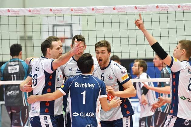 GER,VBL, Playoff-Viertelfinale, SVG Lueneburg vs SWD Powervolleys Dueren 22.03.2017, CU Arena, Hamburg, GER, VBL, Playoff-Viertelfinale SVG Lueneburg vs SWD Powervolleys Dueren, im Bild die Lueneburger Mannschaft jubelt nordphoto xWitke