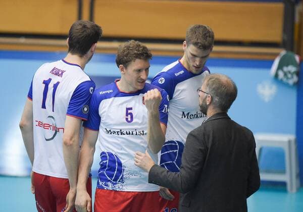 VOLLEYBALL - VBL, Herrsching vs Rhein-Main INNSBRUCK,AUSTRIA,22.MAR.17 - VOLLEYBALL - VBL, Deutsche Volleyball Bundesliga, play off quarterfinal, TSV Herrsching vs United Volleys Rhein-Main. Image shows Tobias Krick (Rhein-Main), Lukas Bauer (Rhein-Main) and Michael Warm (Rhein-Main). GEPAxpictures xAmirxBeganovic