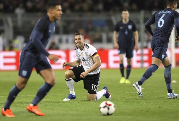Foto : Lukas Podolski ( Deutschland ) am Boden Fussball Länderspiel am Mi. 22.03.2017 Deutschland - England