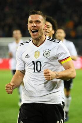 celebrate the goal, Torjubel zum 1:0 von Lukas Podolski (Deutschland Germany) - 22.03.2017: Deutschland vs. England, Westfalenstadion Dortmund