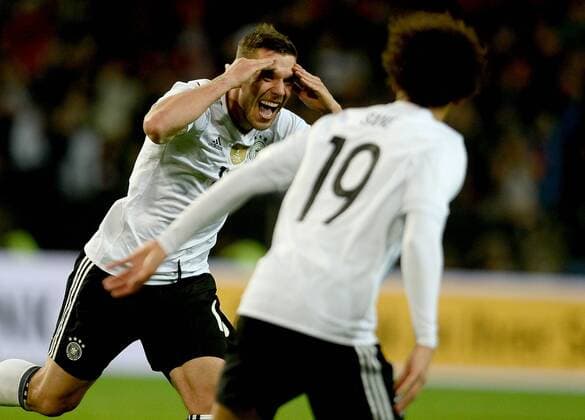 22.03.2017, xfux, Fussball Freundschaftsspiel, Deutschland - England, emspor, v.l. Lukas Podolski (Deutsche Fussball Nationalmannschaft DFB) Torjubel, Goal celebration, celebrate the goal zum 1:0 Dortmund